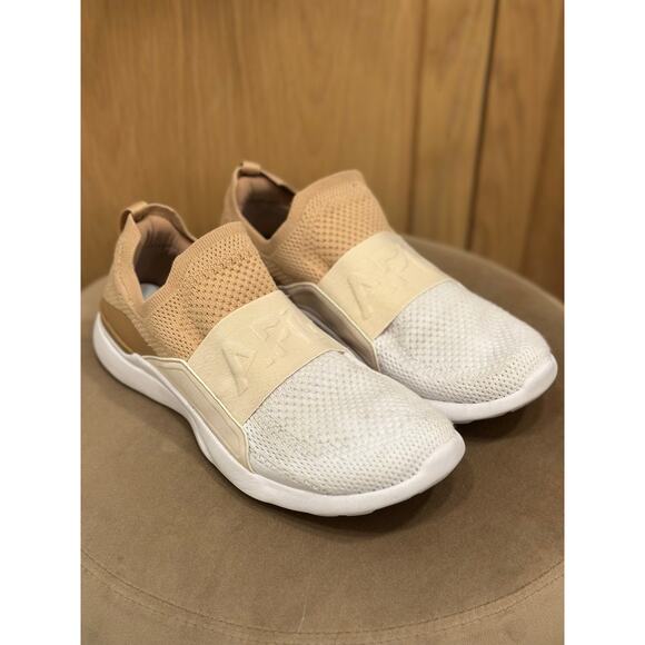 APL Women's TechLoom Bliss in Caramel - Picture 3 of 7